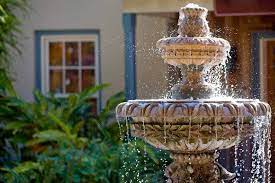 FOUNTAINS & WATER FEATURES